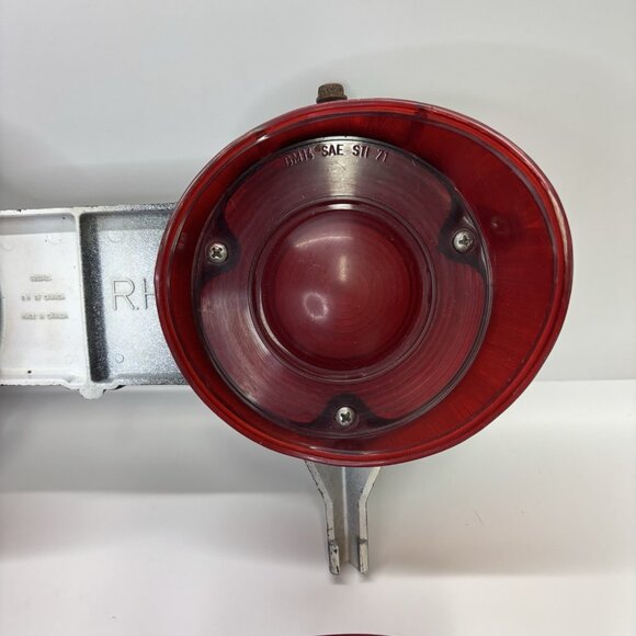 1971 1972 Chevy Chevelle Malibu Tail Light Lamps Lens Housing Backup Taillight - Picture 3 of 16